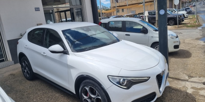 - Alfa Romeo Stelvio 2.2 mjet 160CV 2021